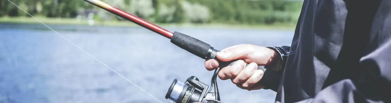 Fiskare vid Anarisets vatten